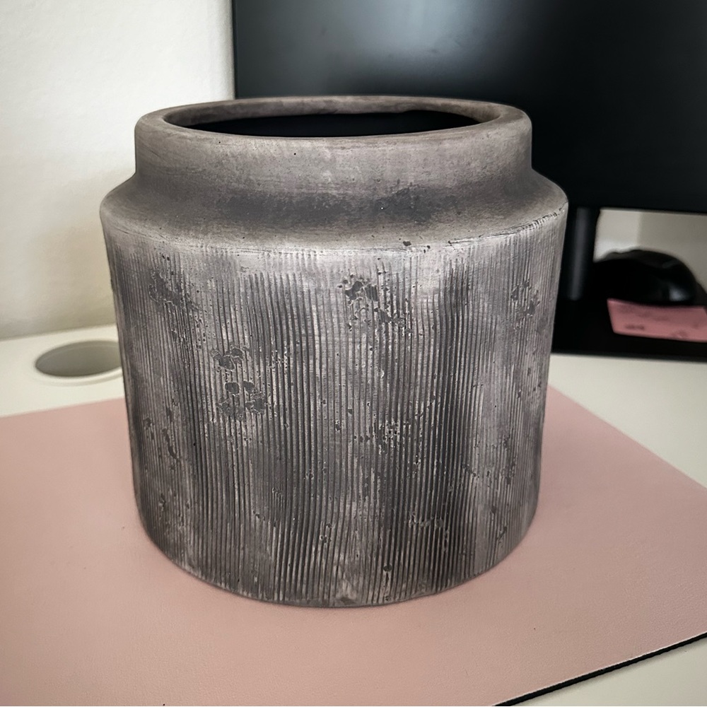 Alexander Ceramic Planter — Better Homes & Gardens Pottery 8"